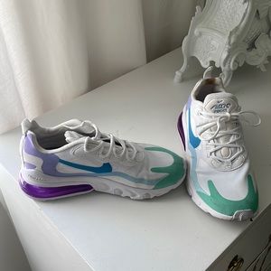 Nike multicolored sneakers